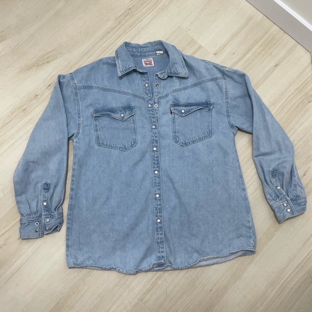 Levi's Denim button up shirt